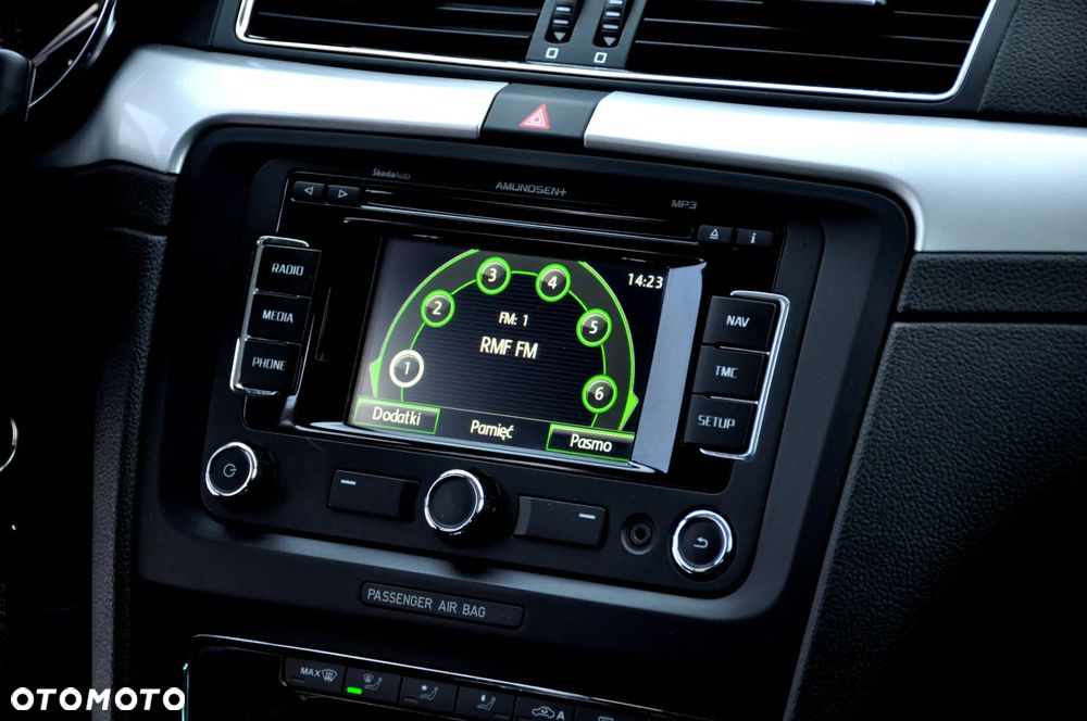 Skoda Superb 2.0 TDI DSG Exclusive - 32