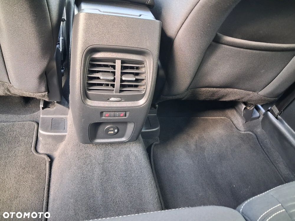 Ford Kuga - 7