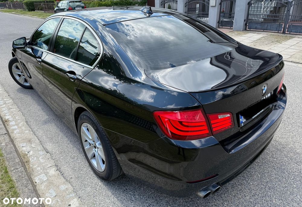 BMW Seria 5 523i - 6