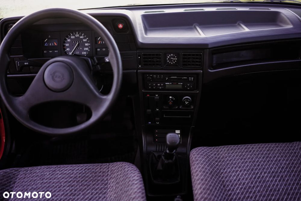 Opel Kadett 1.3 - 23