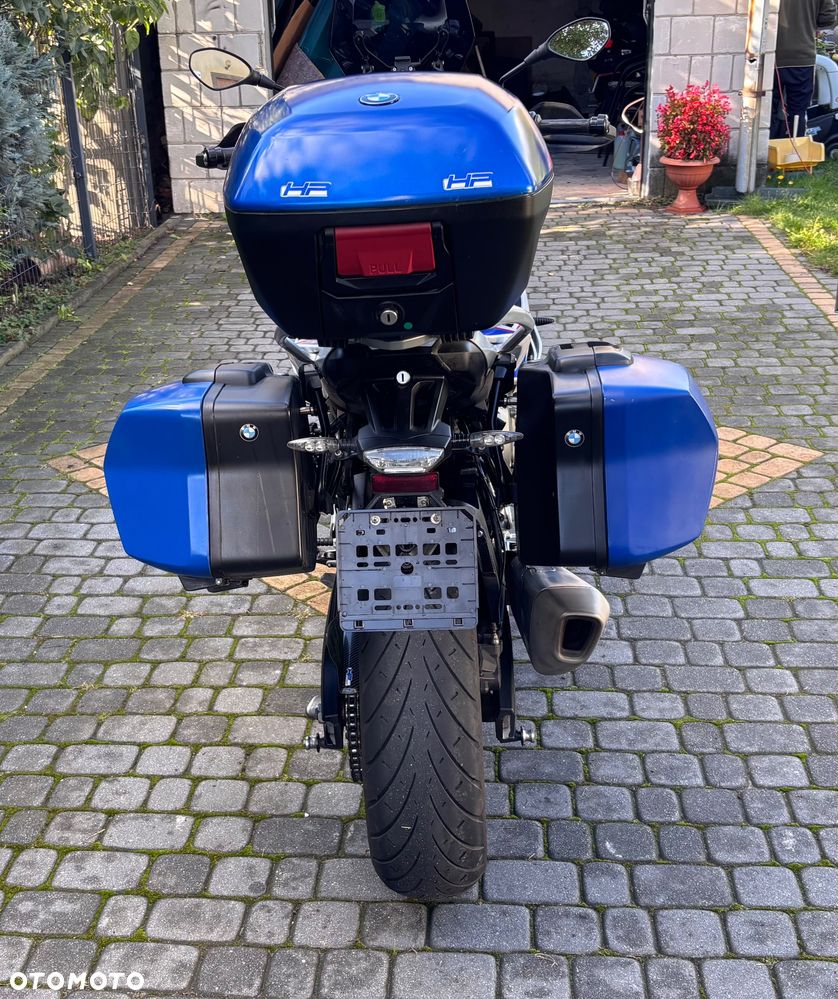 BMW XR - 17