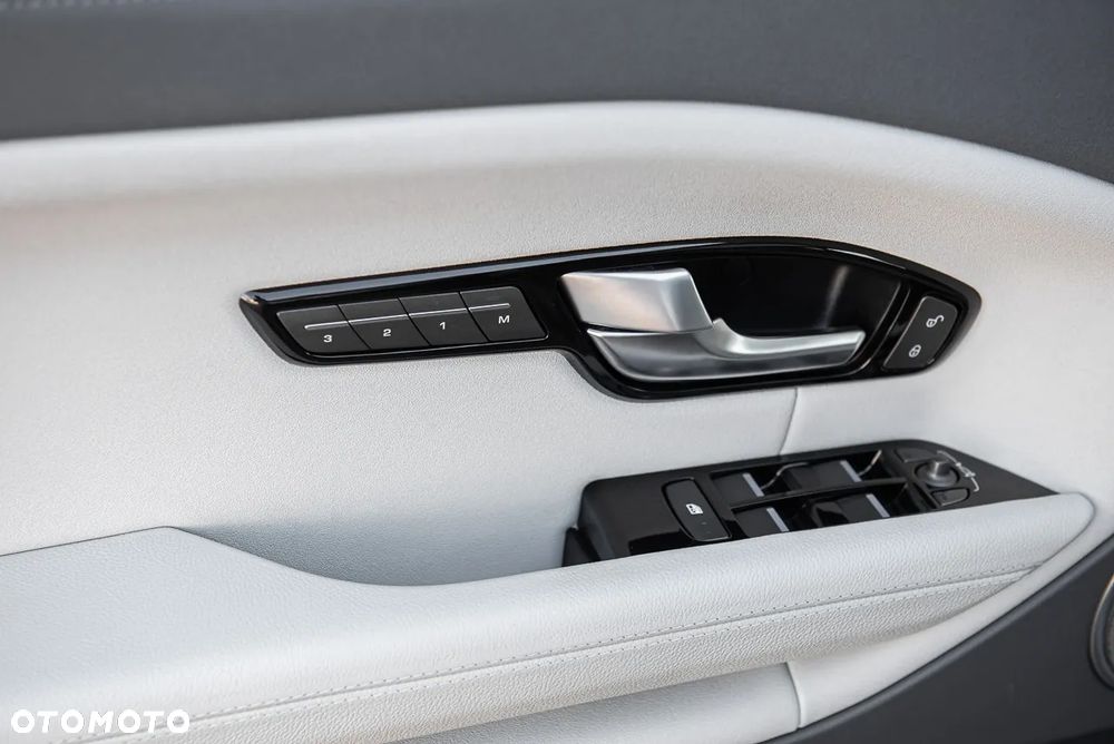 Land Rover Range Rover Evoque - 16