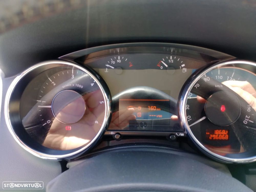 Peugeot 3008 1.6 HDi Roland Garros - 12