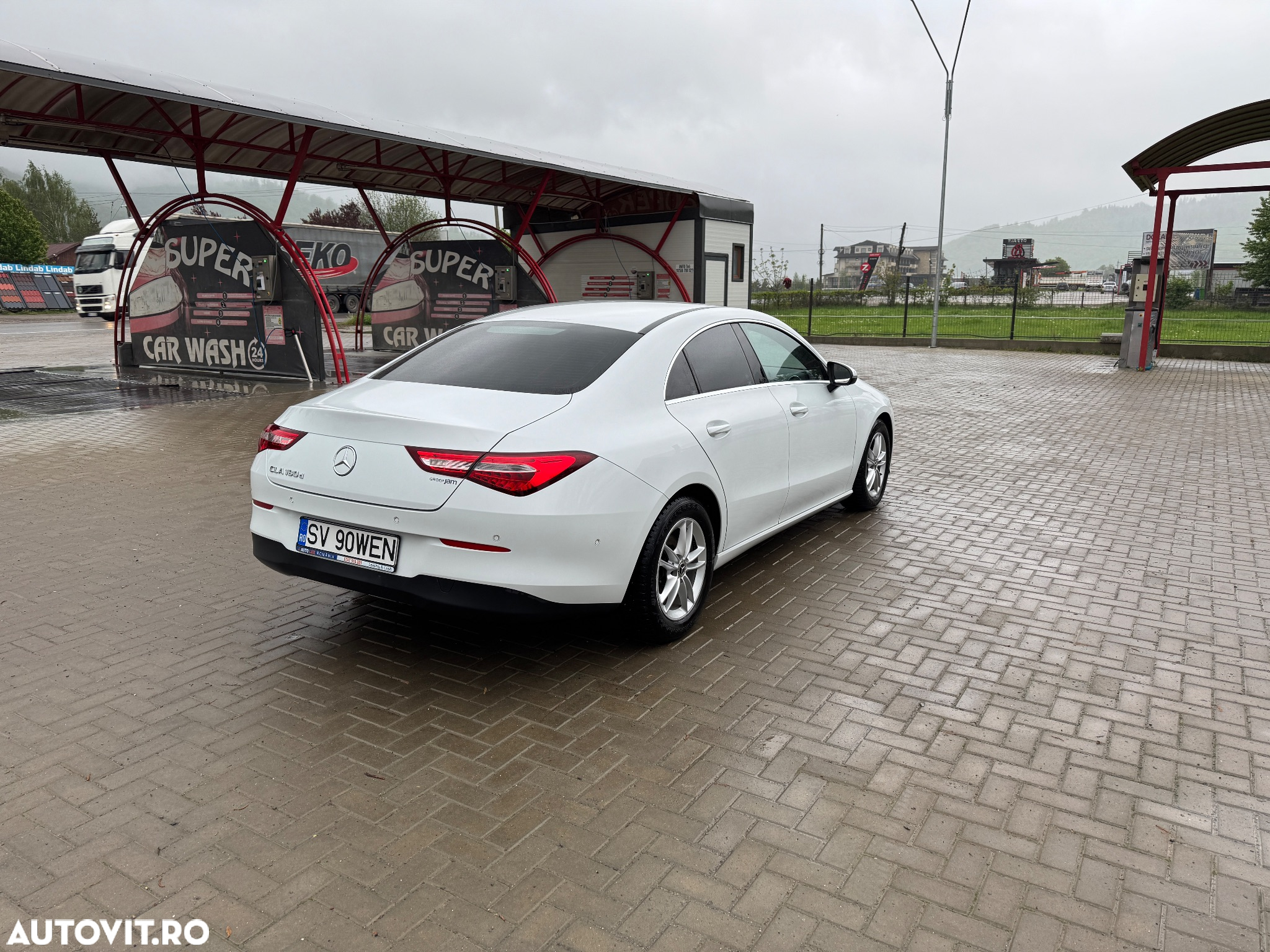 Mercedes-Benz CLA 180 d Shooting Brake 7G-DCT - 4