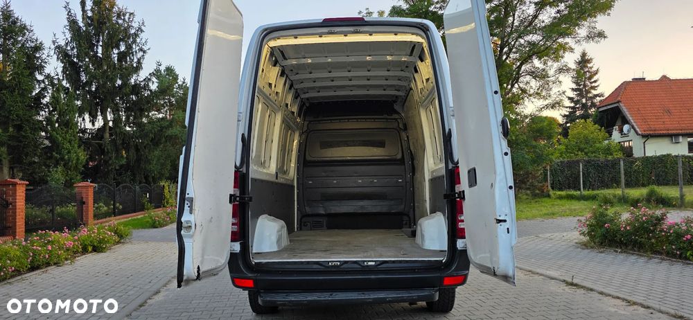 Mercedes-Benz Sprinter - 25
