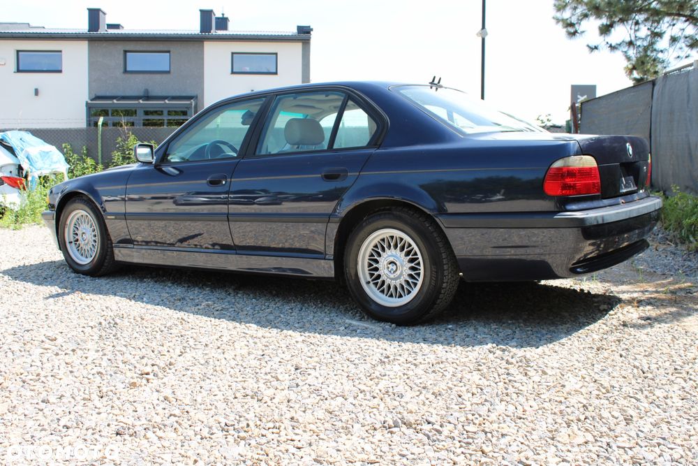 BMW Seria 7 740i - 9