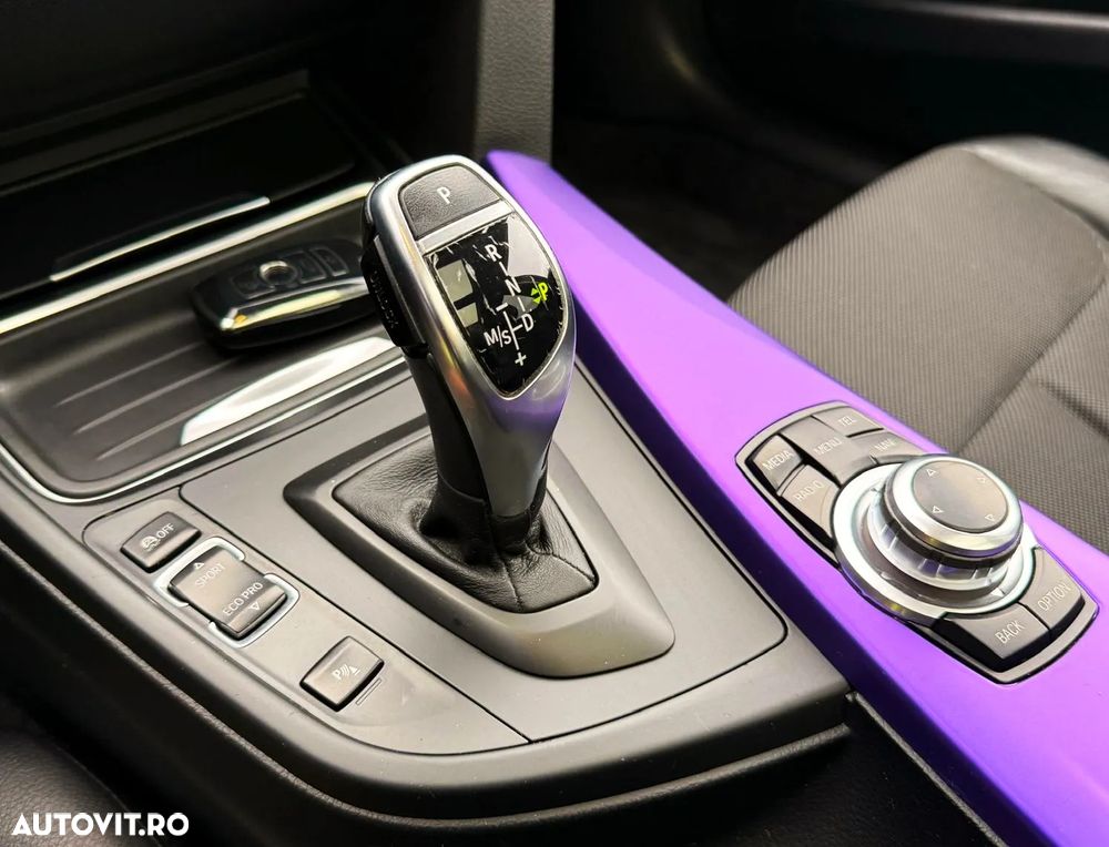 BMW Seria 3 320d Touring Aut. Modern Line - 15