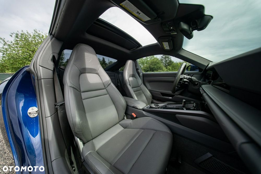 Porsche 911 Carrera PDK - 21