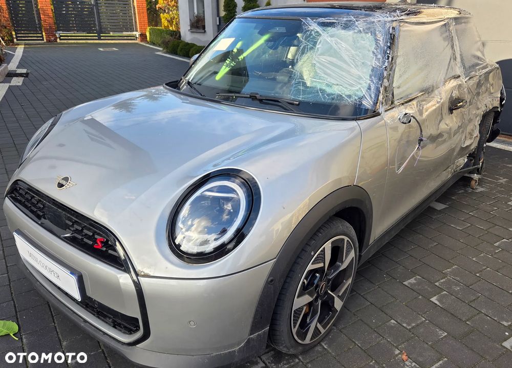 MINI Cooper S Essential Trim - 12