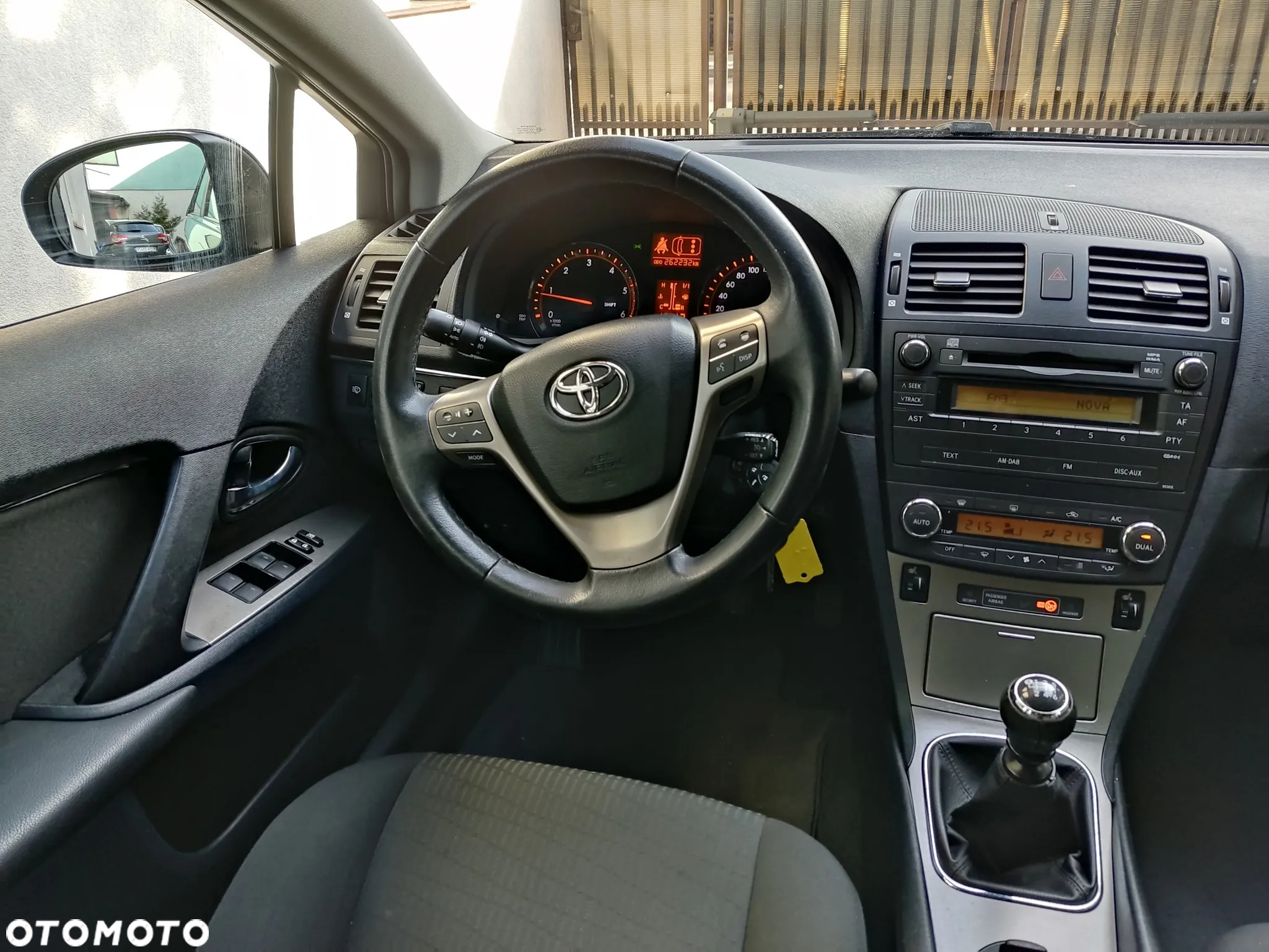 Toyota Avensis - 8