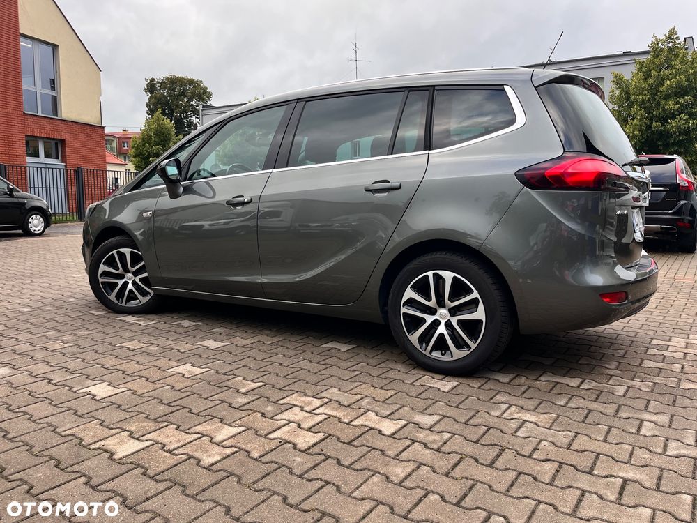 Opel Zafira - 10
