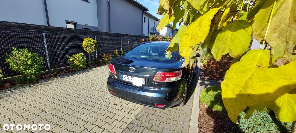 Toyota Avensis 1.8 Style - 4