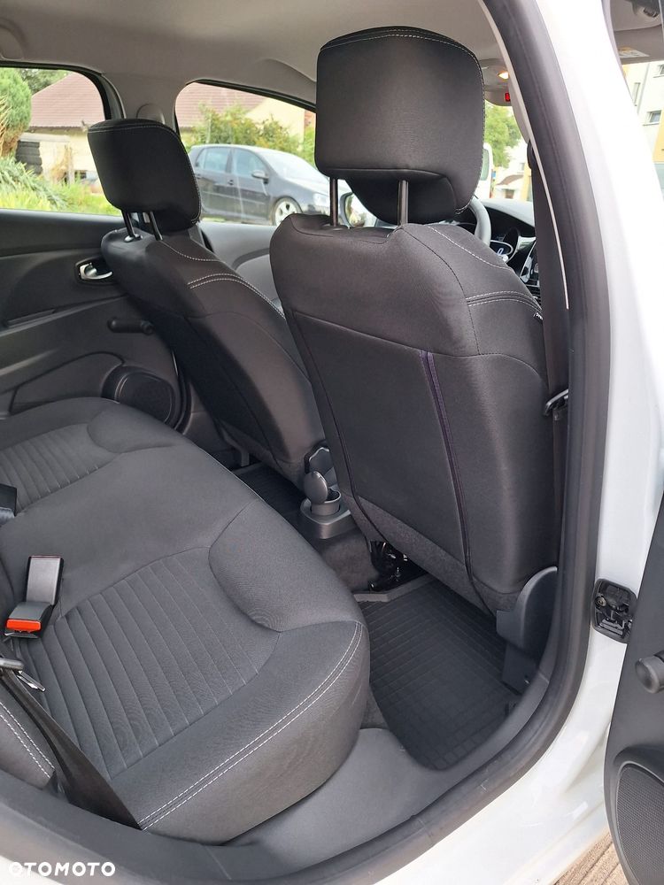Renault Clio - 22