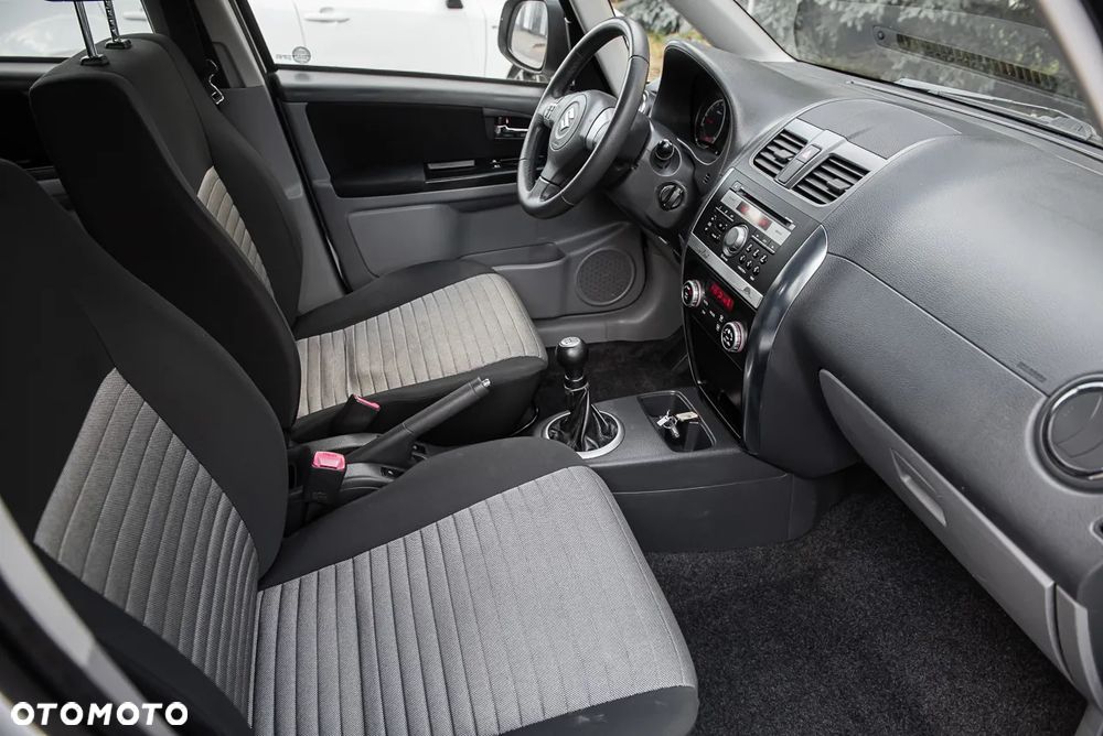 Suzuki SX4 1.6 Premium - 26
