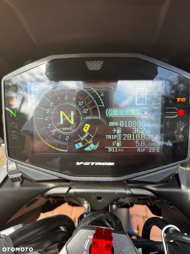 Suzuki V-STROM - 10