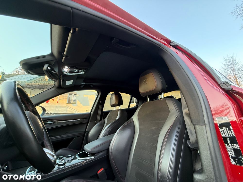 Alfa Romeo Stelvio 2.0 Turbo 16V AT8-Q4 Veloce Ti - 29