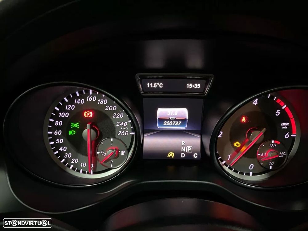 Mercedes-Benz GLA 180 d 7G-DCT AMG Line - 10