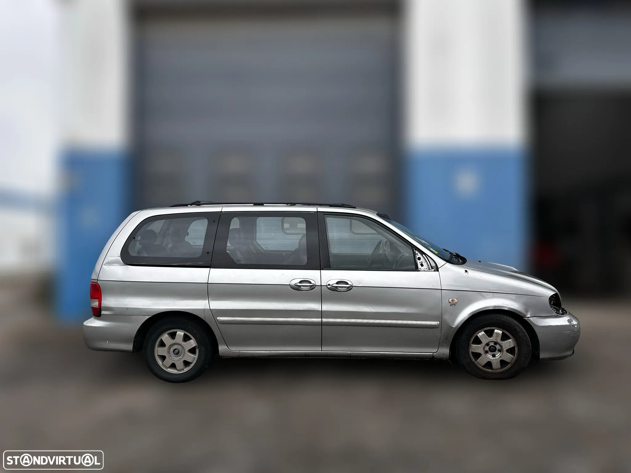 Kia Carnival II 2.9 CRDI 7 Lug de 2003 para peças - 3