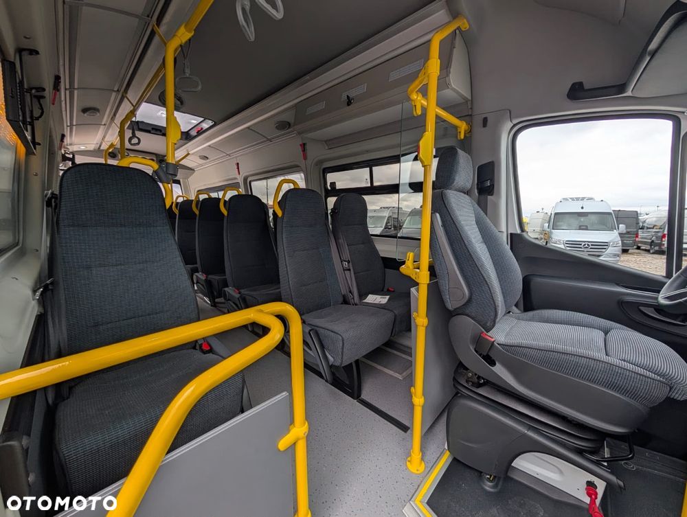 Mercedes-Benz Sprinter 519 - 12