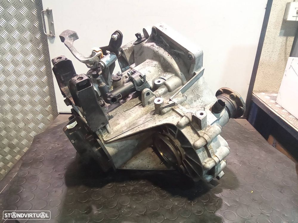 CAIXA VELOCIDADES SKODA FABIA I 2000 REFª: EYY - 3