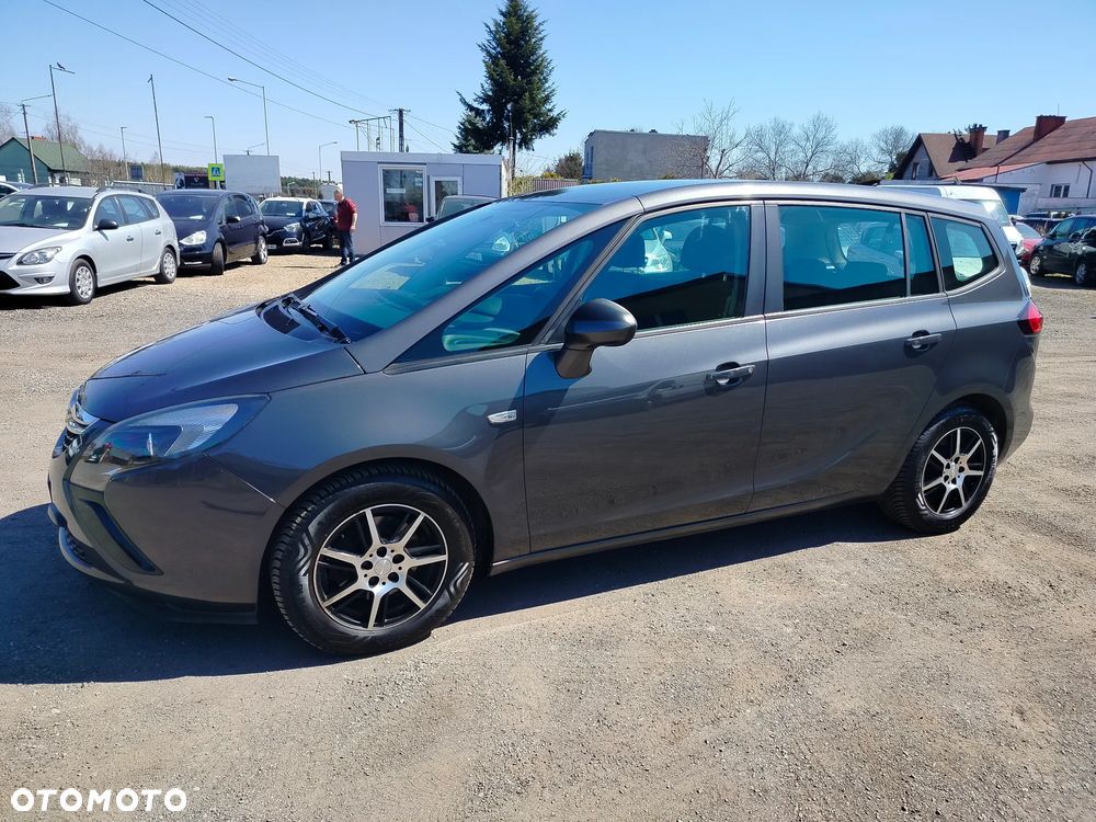 Opel Zafira 2012 photo 2
