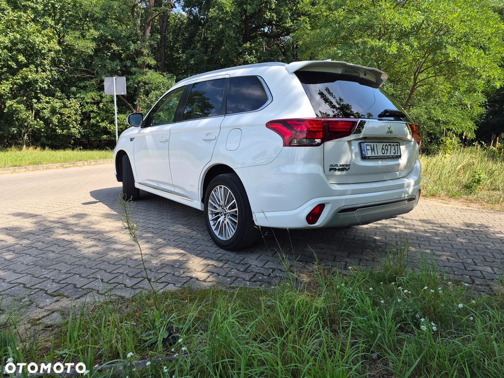 Mitsubishi Outlander - 21