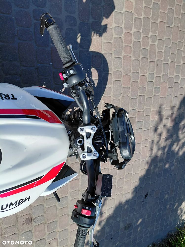 Triumph Street Triple - 9
