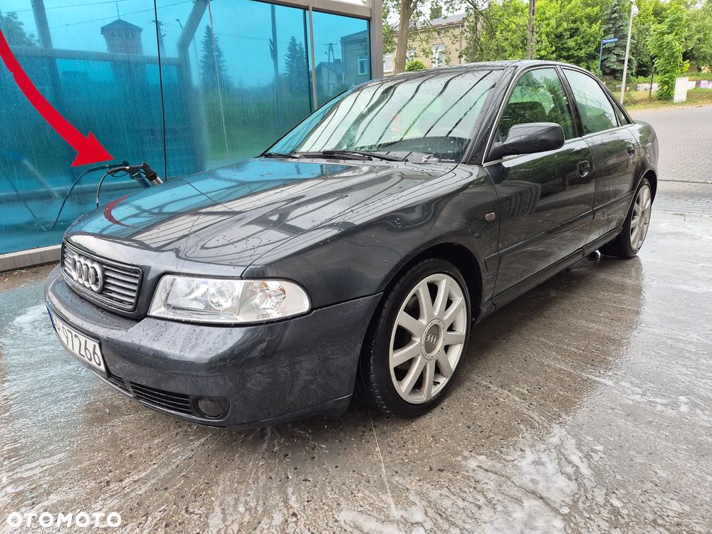 Audi A4 Limousine - 13