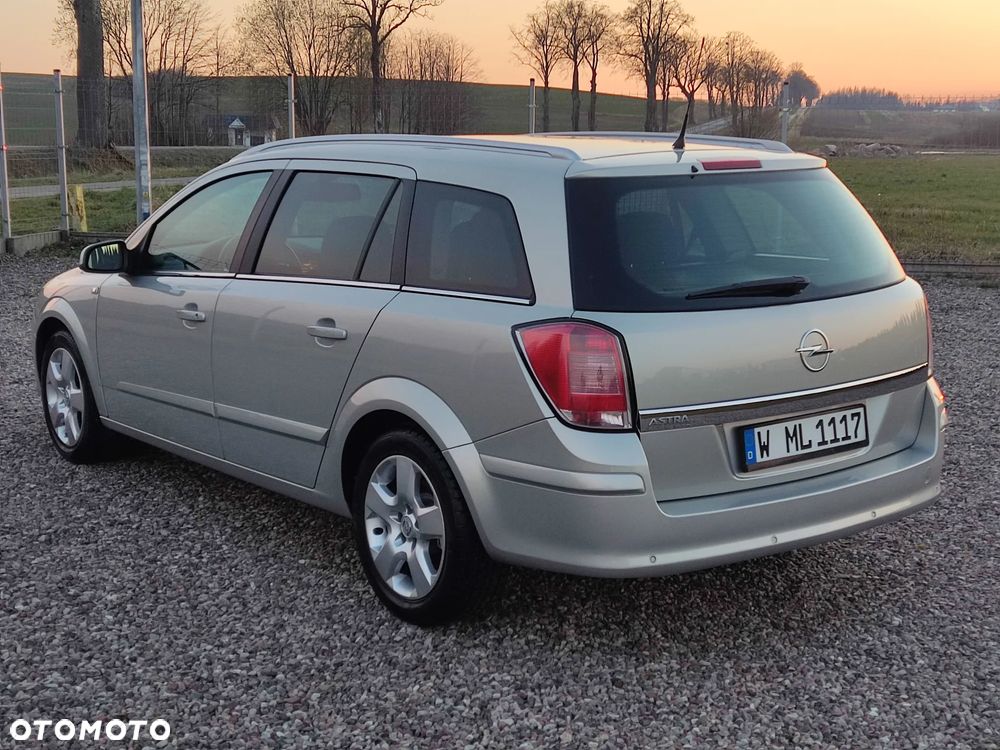 Opel Astra 1.6 Elegance Easytronic - 2