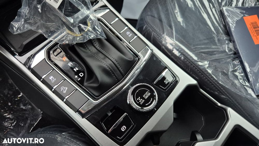 KG Mobility Korrando - 12