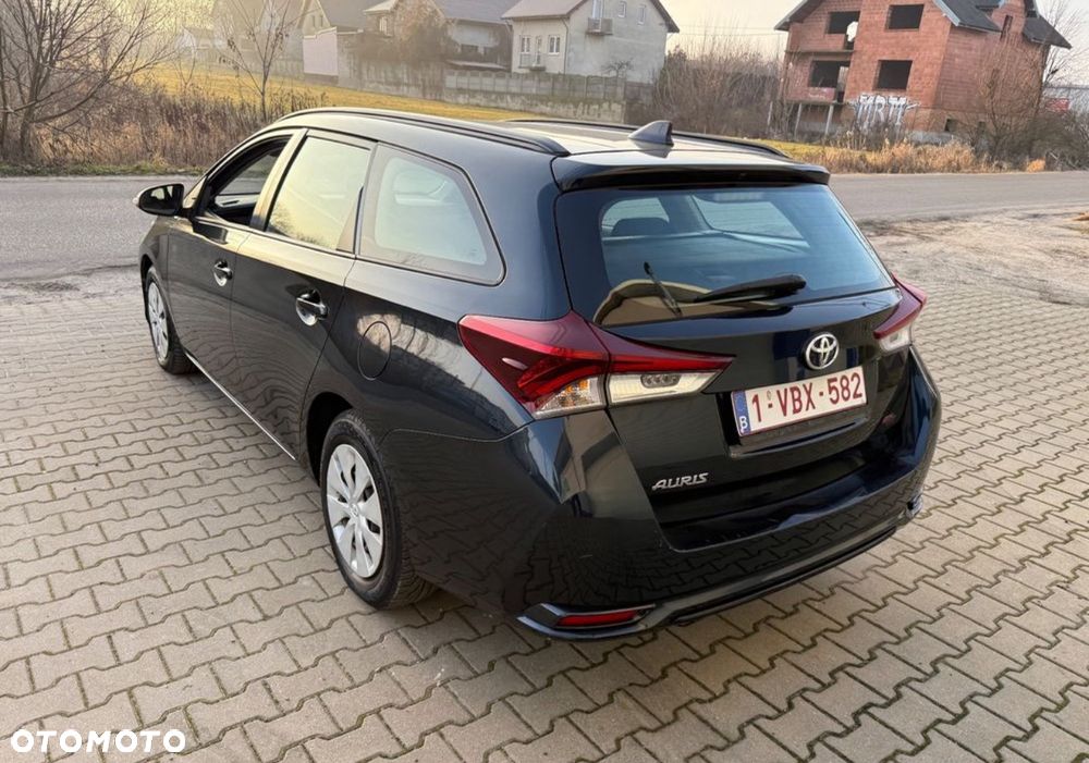 Toyota Auris 1.33 Dual-VVT-i - 4
