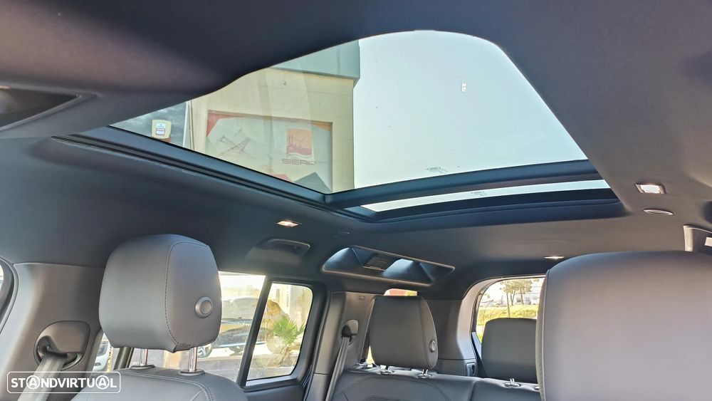 Land Rover Defender 2.0 P300e 110 AWD X-Dynamic SE - 5