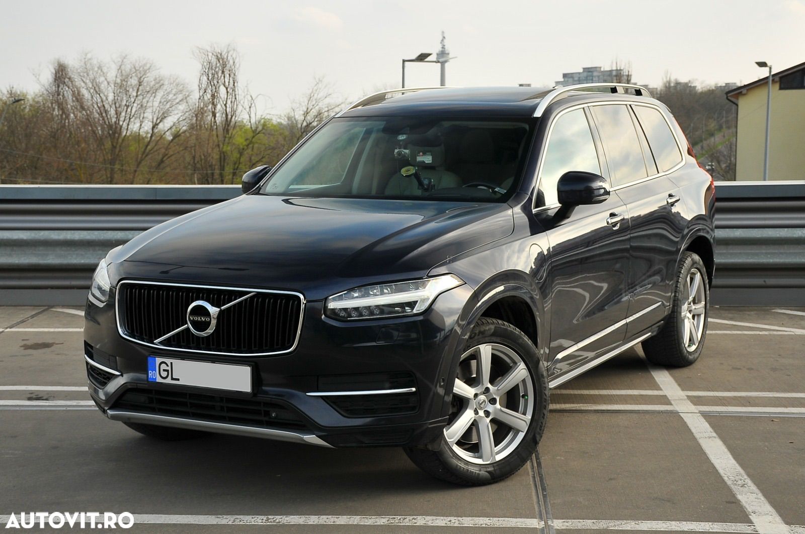 Volvo XC 90 - 1