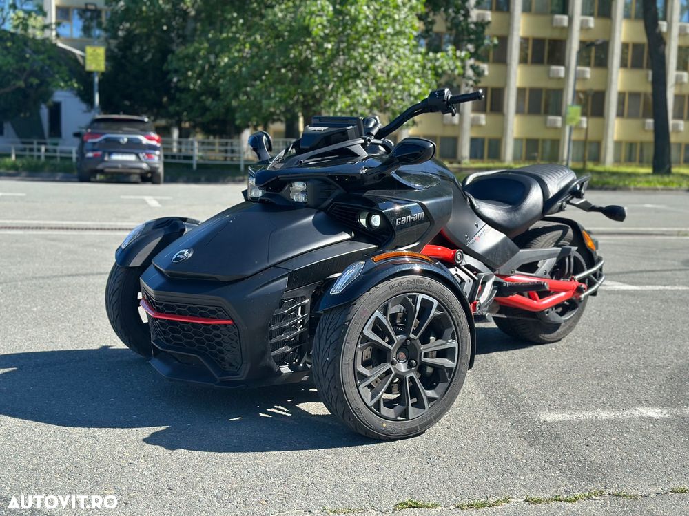 Can-Am Spyder - 2