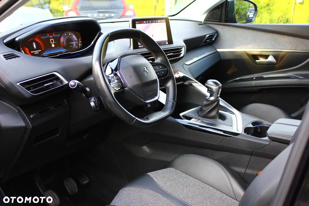 Peugeot 5008 1.5 BlueHDi Allure S&S - 33