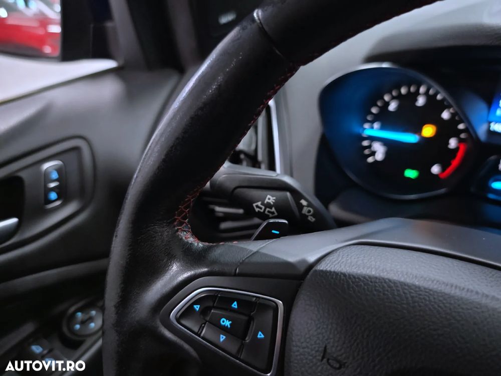 Ford Kuga 1.5 TDCi 2x4 Aut. ST-Line - 17