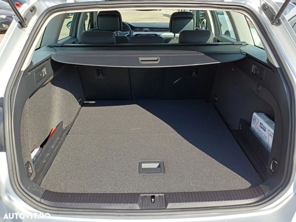 Volkswagen Passat - 9