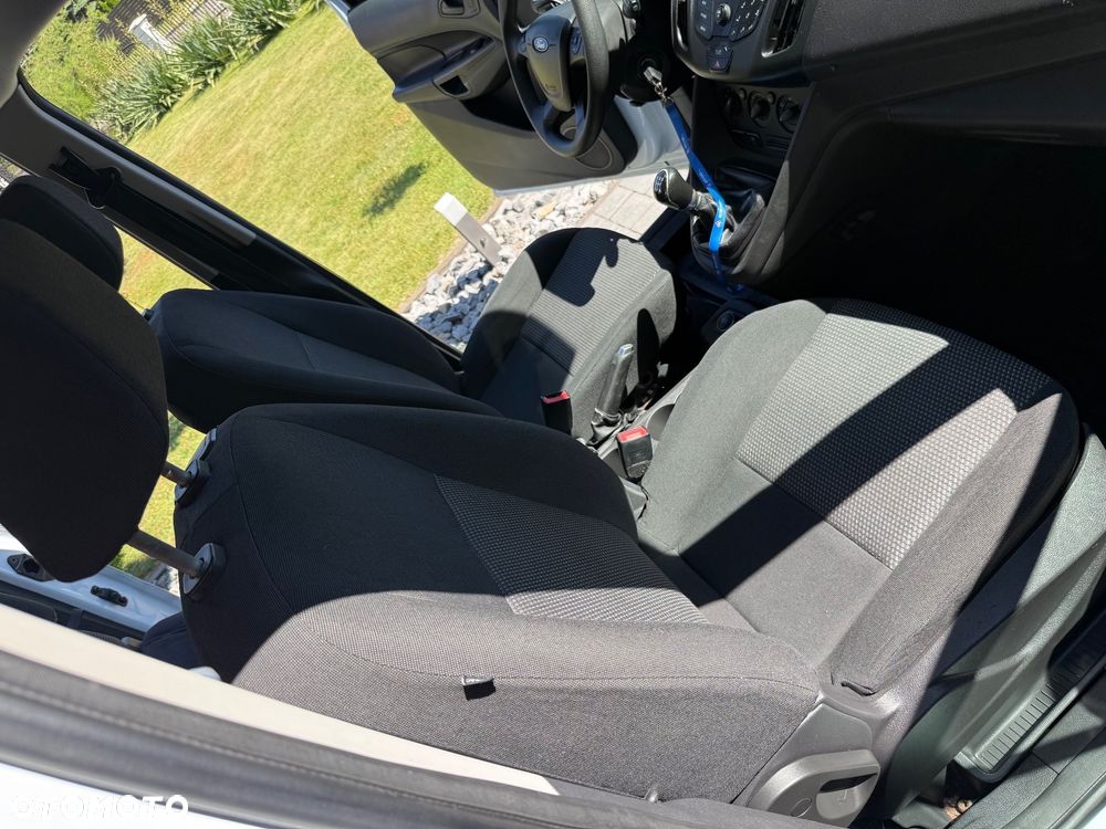 Ford Transit Connect - 17