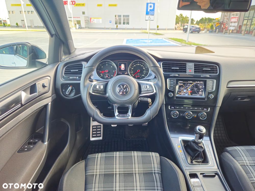 Volkswagen Golf GTD BlueMotion Technology - 12