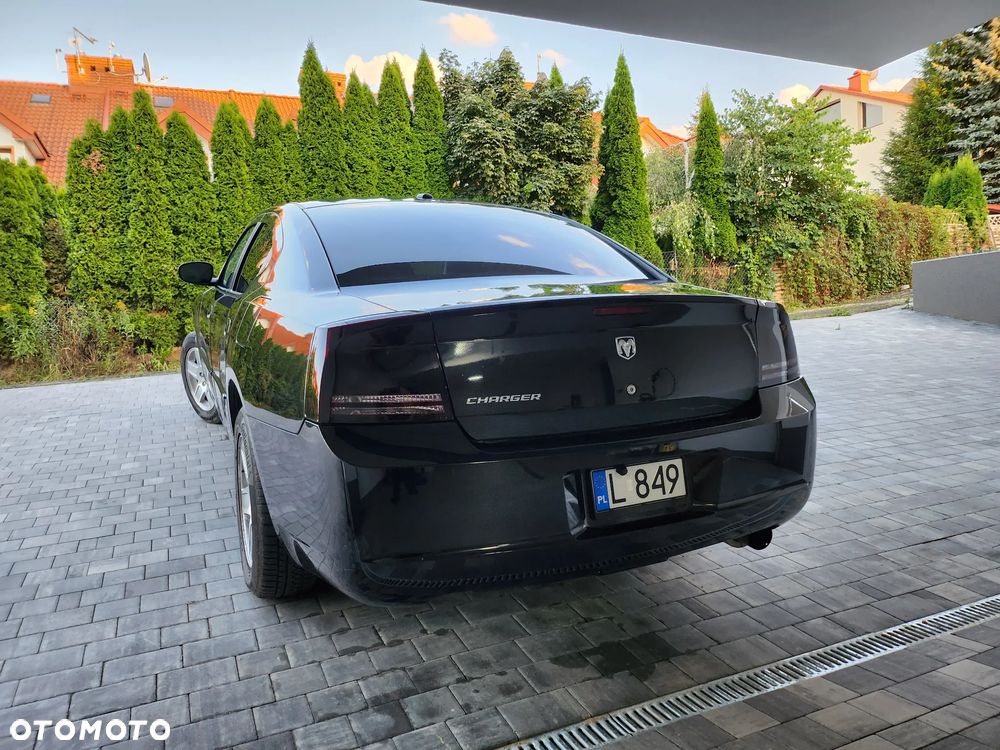 Dodge Charger 2.7 V6 SE - 6