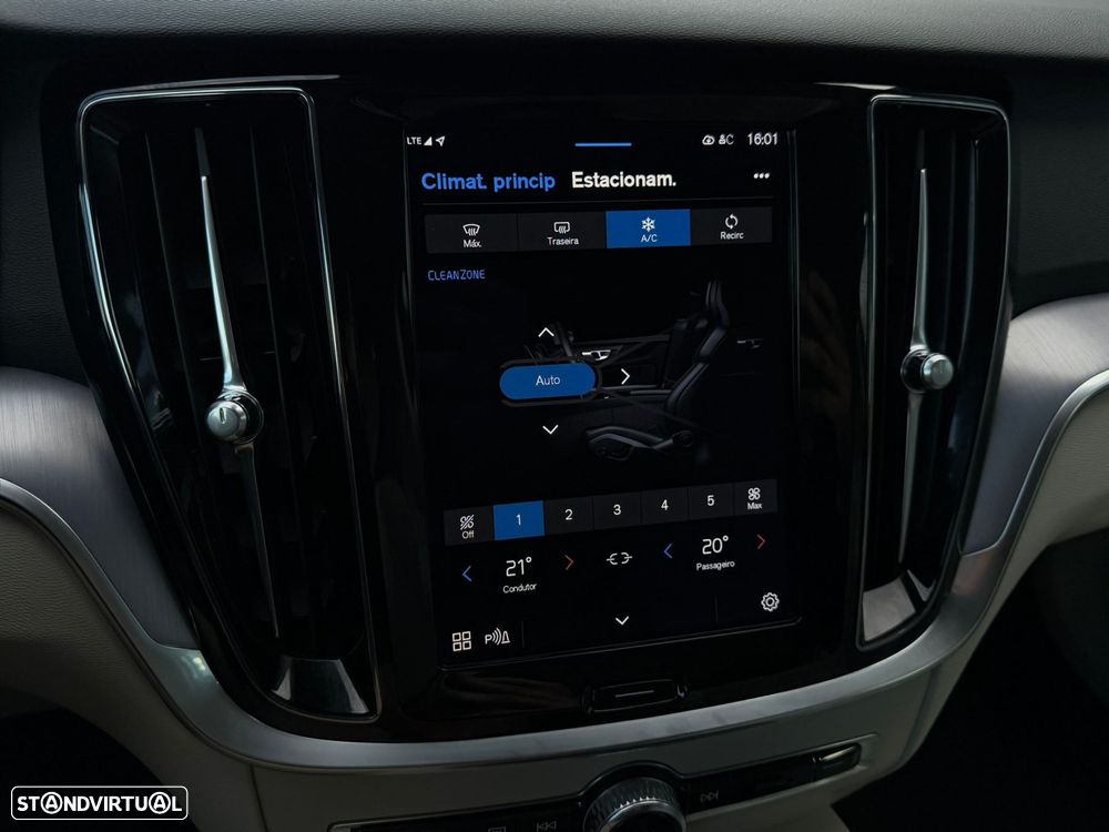 Volvo V60 2.0 T6 AWD TE Essential - 42