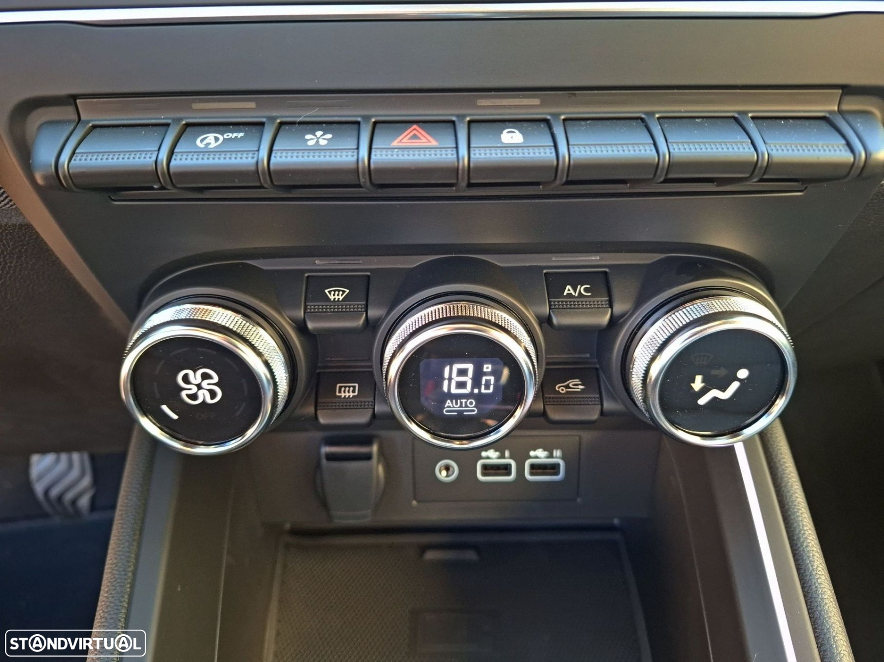 Renault Clio 1.0 TCe Techno Bi-Fuel - 24