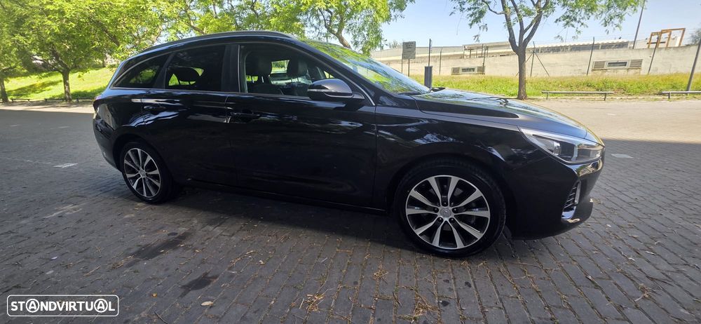 Hyundai i30 SW 1.6 CRDi Blue Style+Navi - 6