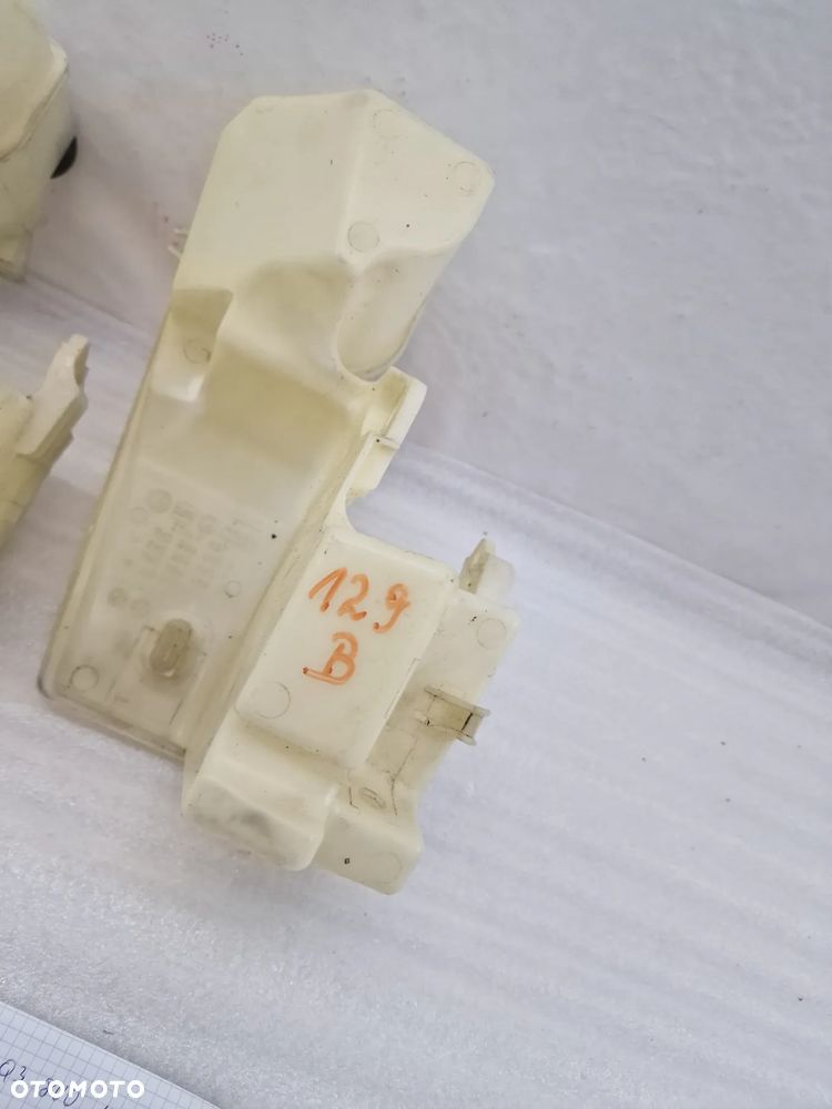 VW T5 7H0 / 7E0 LIFT 03-15 ZBIORNICZEK SPRYSKIWACZY BEZ CZUJNIKA , NR 7H0955453P / 7H0955453T / 7H0955453R / 7E0955453 , NR AUKCJI ZS129 - 4