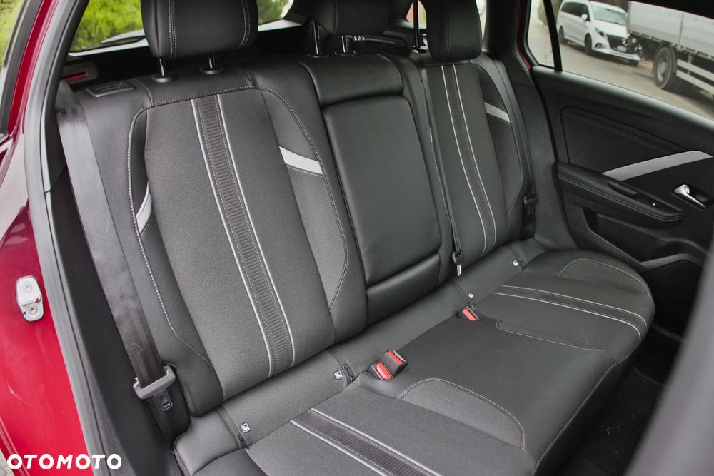 Opel Astra 1.2 Turbo Automatik GS - 31