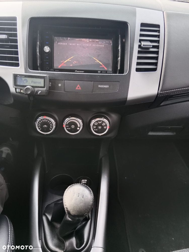 Mitsubishi Outlander 2.0 Intense + NAVI 2WD EU5 - 15