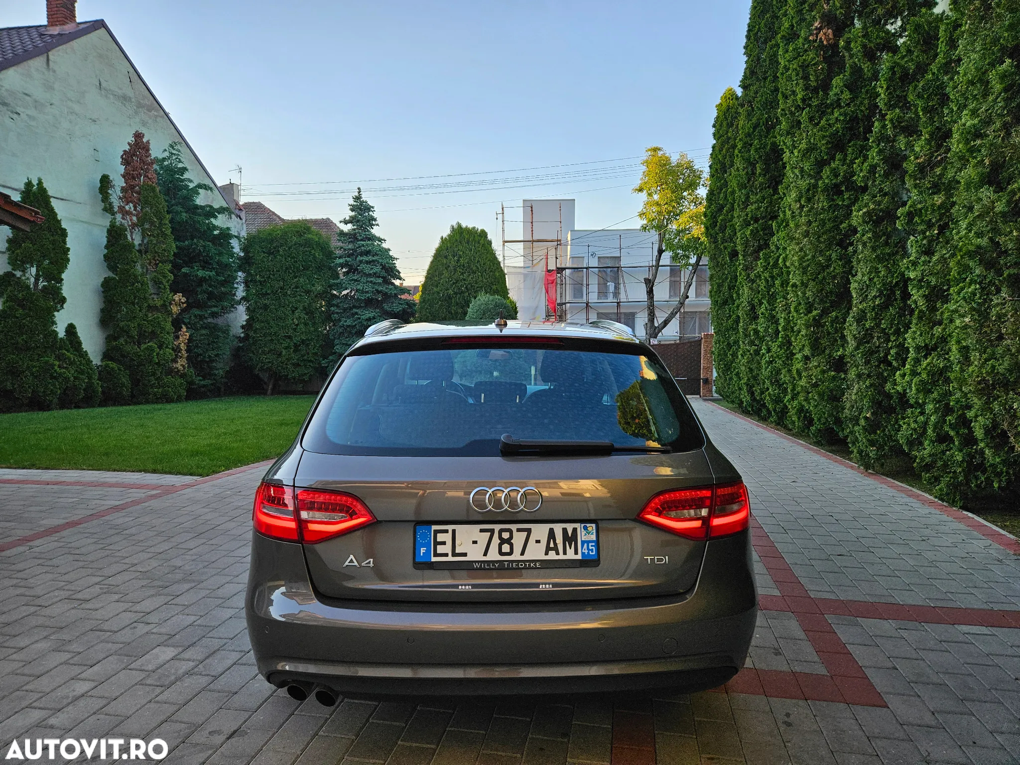 Audi A4 Avant 2.0 TDI DPF multitronic Attraction - 4