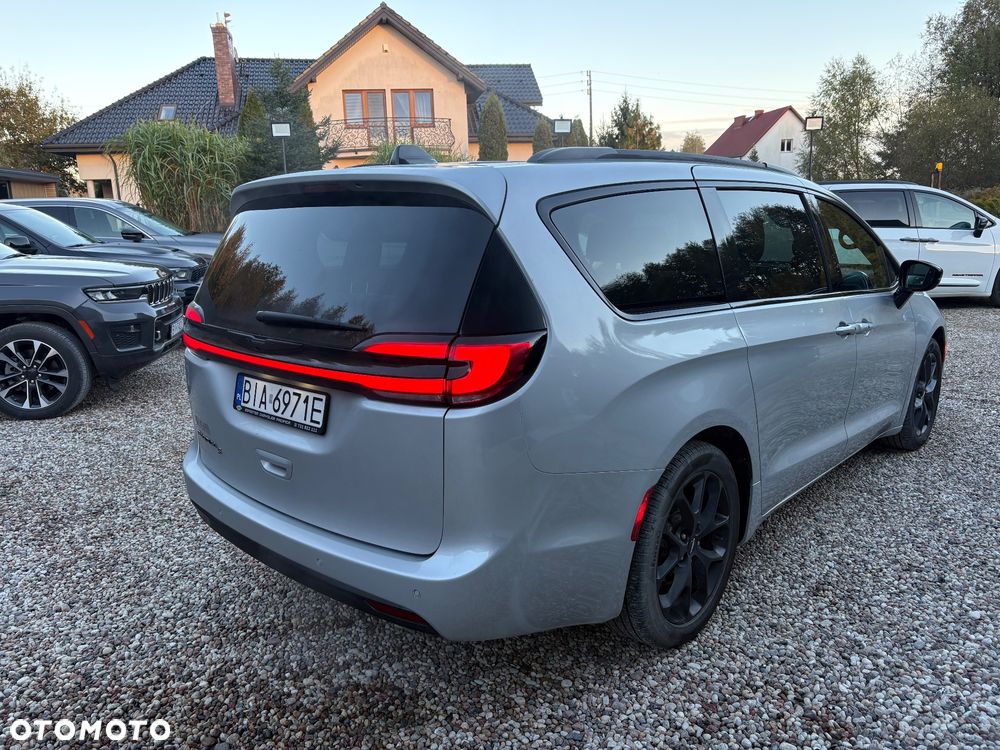 Chrysler Pacifica - 3