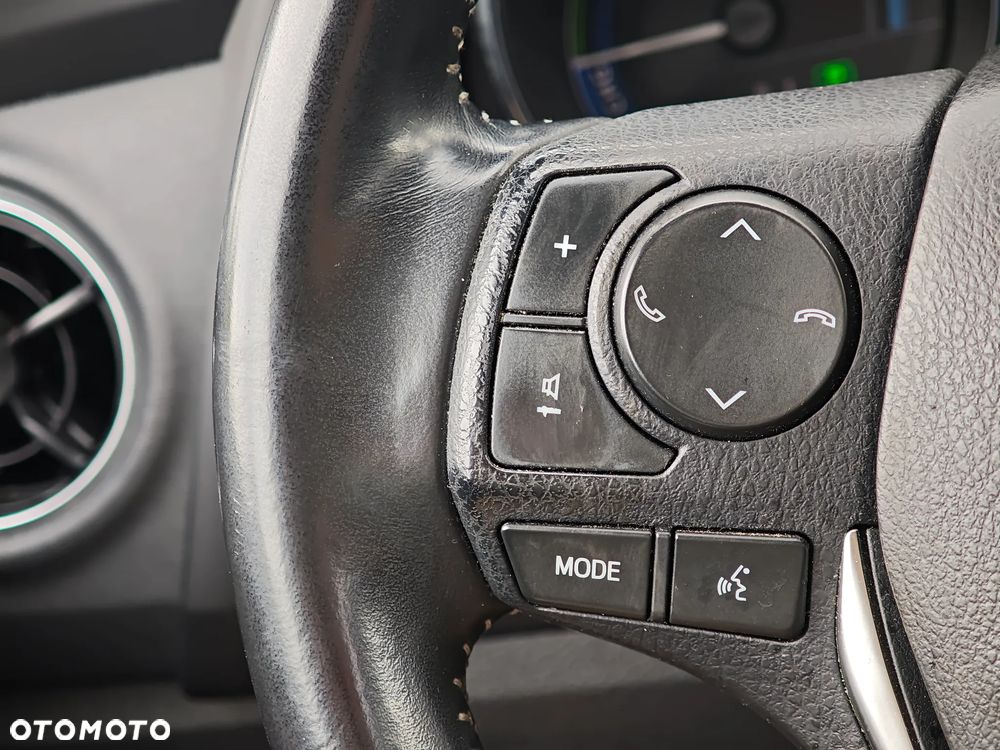 Toyota Auris 1.8 HSD Prestige NAVI - 26