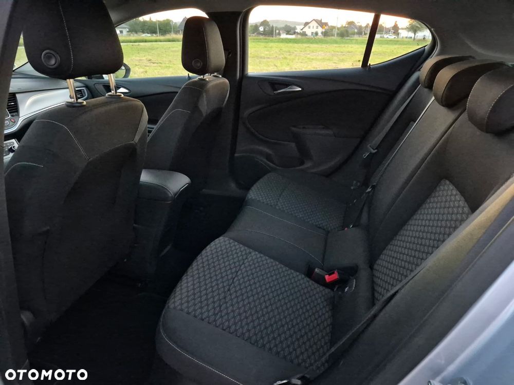 Opel Astra 1.4 Turbo Innovation - 27